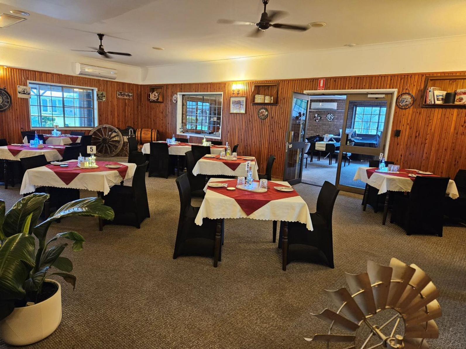 Koorawatha Homestead Motel Bororen Eksteriør bilde